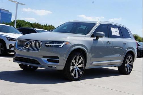 2025 Volvo XC90 B6 Plus 7-Seater