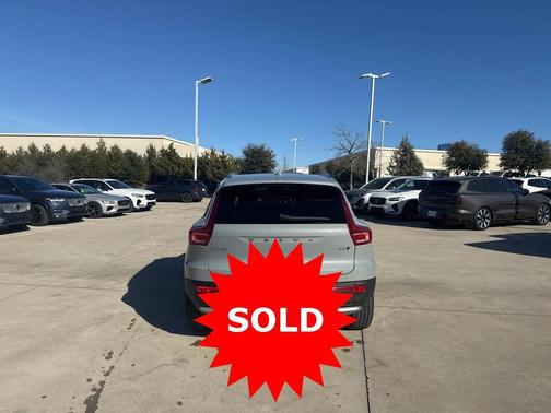 2025 Volvo XC40 B5 Plus Bright Theme