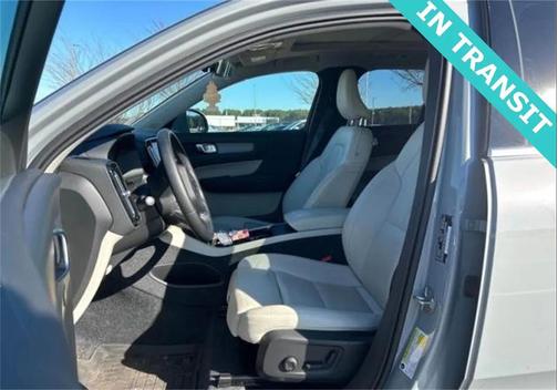 2025 Volvo XC40 B5 Plus Bright Theme