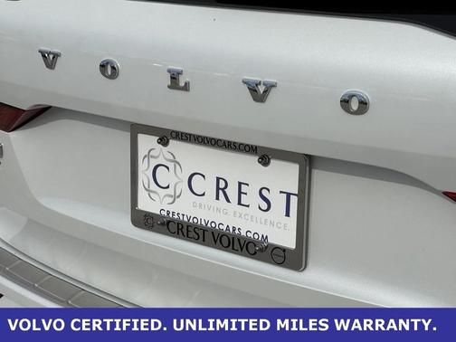 2023 Volvo XC60 B6 Ultimate Dark Theme