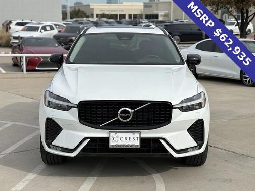 2023 Volvo XC60 B6 Ultimate Dark Theme