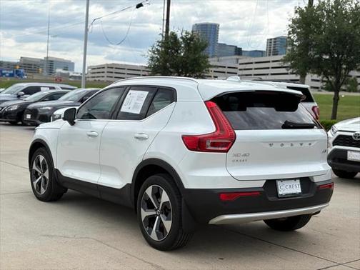 2023 Volvo XC40 B5 Plus Bright Theme
