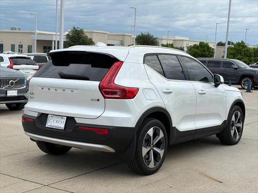 2023 Volvo XC40 B5 Plus Bright Theme