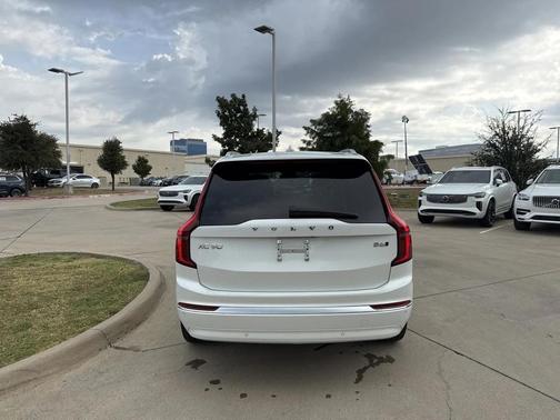 2025 Volvo XC90 B6 Plus 7-Seater