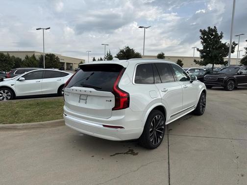 2025 Volvo XC90 B6 Plus 7-Seater