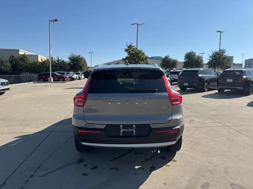 2024 Volvo XC40 Ultimate