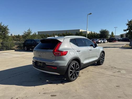 2024 Volvo XC40 Ultimate