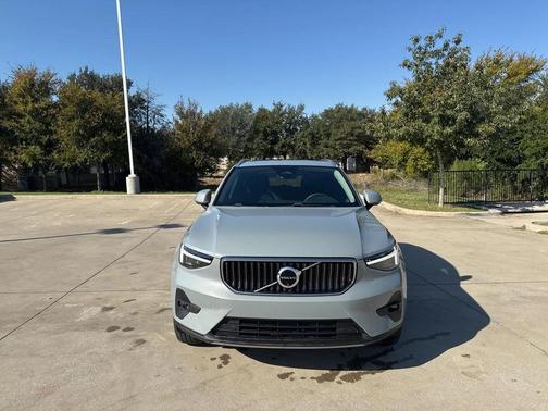 2024 Volvo XC40 Ultimate