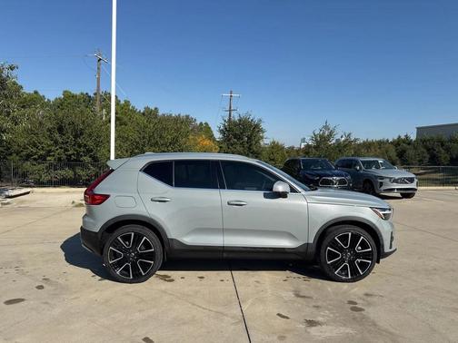 2024 Volvo XC40 Ultimate