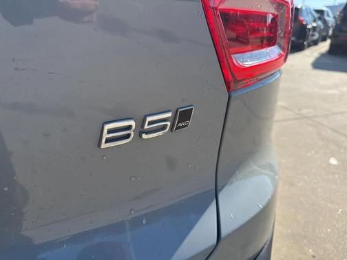 2024 Volvo XC40 Ultimate