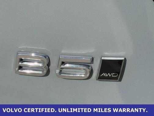 2024 Volvo XC40 Ultimate