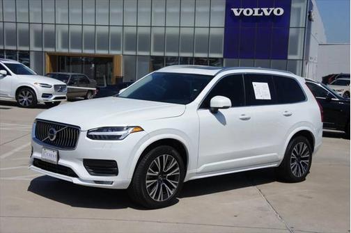 2021 Volvo XC90 T6 Momentum