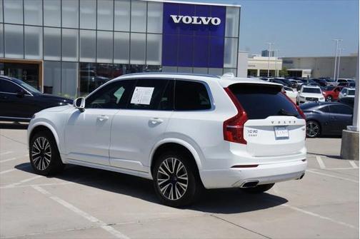 2021 Volvo XC90 T6 Momentum