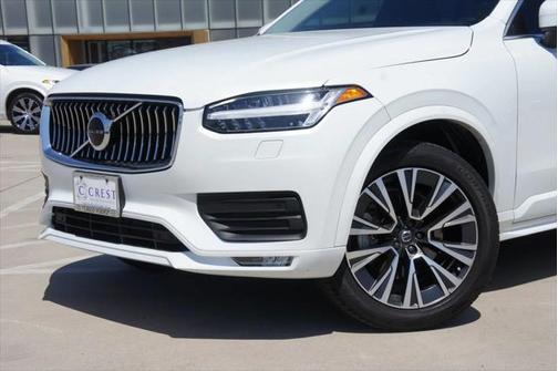 2021 Volvo XC90 T6 Momentum