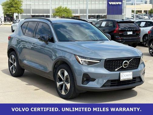 Thunder Gray Metallic 2023 Volvo XC40 B5 Plus Dark Theme