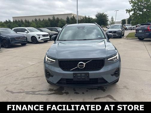 Thunder Gray Metallic 2023 Volvo XC40 B5 Plus Dark Theme