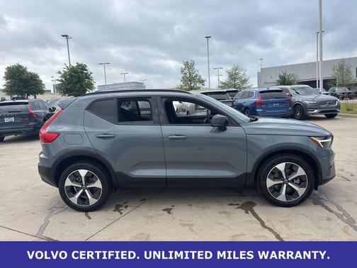 Thunder Gray Metallic 2023 Volvo XC40 B5 Plus Dark Theme