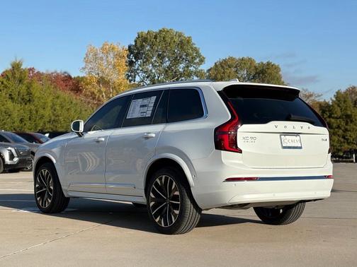 2026 Volvo XC90 B6 Plus 6-Seater