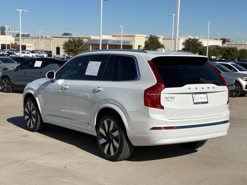 2024 Volvo XC90 Recharge Plug-In Hybrid T8 Plus Bright Theme 7 Passenger