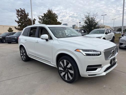 2024 Volvo XC90 Recharge Plug-In Hybrid T8 Plus Bright Theme 7 Passenger