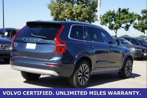 2022 Volvo XC90 T5 Momentum
