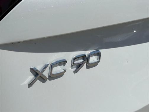 2025 Volvo XC90 Plug-In Hybrid T8 (2025.5) Plus 7-Seater
