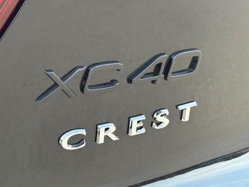 Onyx Black 2026 Volvo XC40 B5 Ultra Black Edition