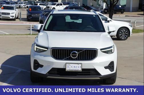 2023 Volvo XC40 B5 Plus Bright Theme