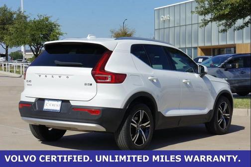 2023 Volvo XC40 B5 Plus Bright Theme