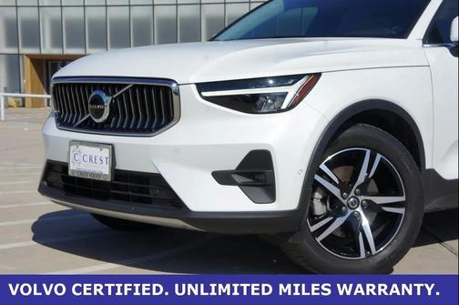 2023 Volvo XC40 B5 Plus Bright Theme