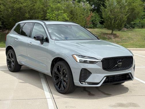 Vapour Grey 2026 Volvo XC60 B5 Ultra Black Edition