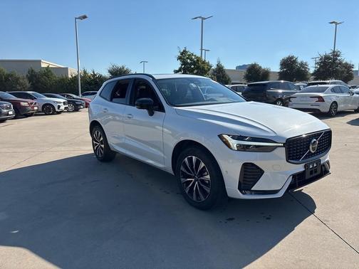 2025 Volvo XC60 B5 Plus