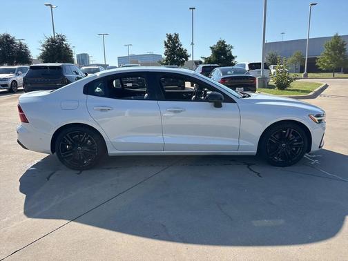 2024 Volvo S60 Recharge Plug-In Hybrid T8 Plus Black Edition