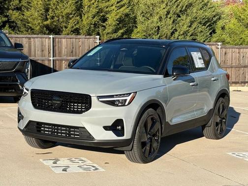 2026 Volvo XC40 B5 Ultra Black Edition