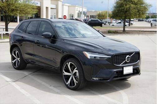 2022 Volvo XC60 B6 R-Design