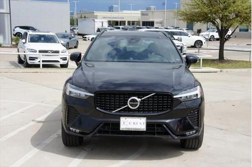 2022 Volvo XC60 B6 R-Design