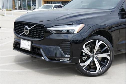 2022 Volvo XC60 B6 R-Design