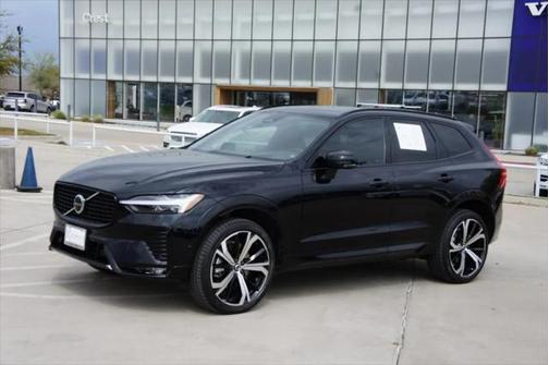 2022 Volvo XC60 B6 R-Design