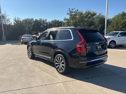 2025 Volvo XC90 B6 Plus 7-Seater