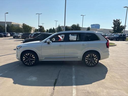 2025 Volvo XC90 B6 Plus 7-Seater