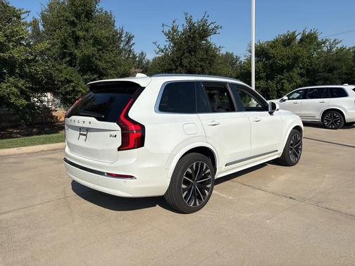 2025 Volvo XC90 B6 Plus 7-Seater