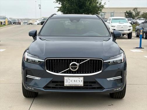 2022 Volvo XC60 B5 Momentum