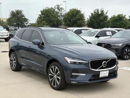 2022 Volvo XC60 B5 Momentum