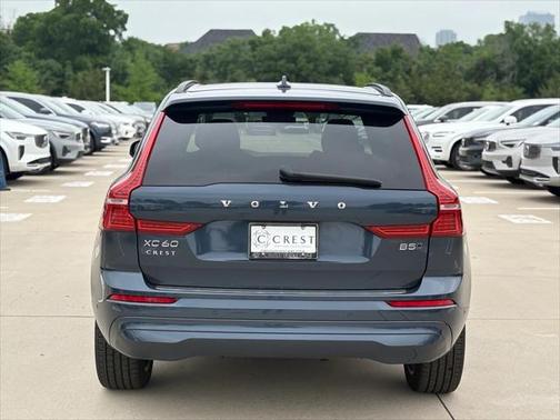 2022 Volvo XC60 B5 Momentum