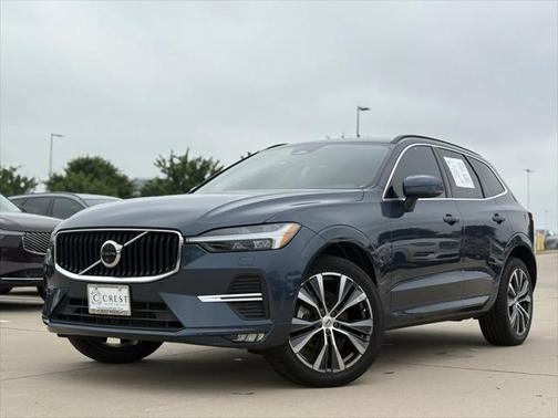 2022 Volvo XC60 B5 Momentum