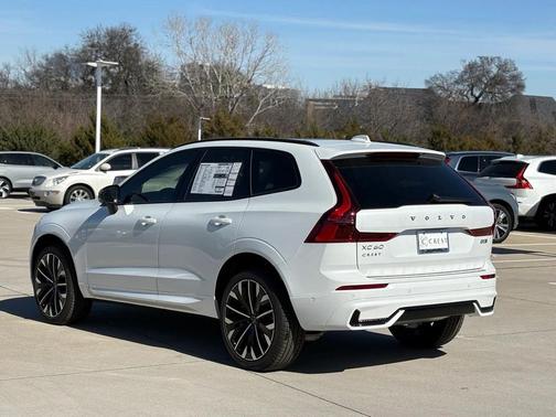 2026 Volvo XC60 B5 Ultra