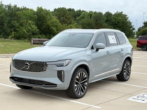 Vapour Grey 2026 Volvo XC90 Plug-In Hybrid T8 Ultra 7-Seater
