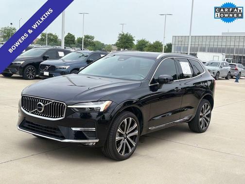 Onyx Black Metallic 2023 Volvo XC60 B5 Ultimate Bright Theme