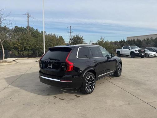 2025 Volvo XC90 B6 Plus 7-Seater