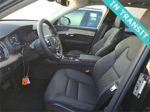 2025 Volvo XC90 B6 Plus 7-Seater